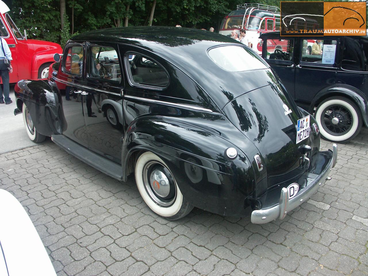 Plymouth P 10 de Luxe Sedan '1940 (2).jpg 216.8K